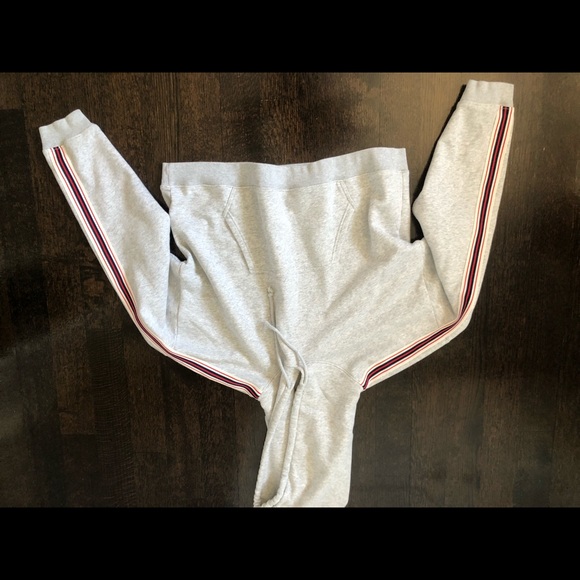 Aritzia/TNA grey sweatshirt - Picture 3 of 4